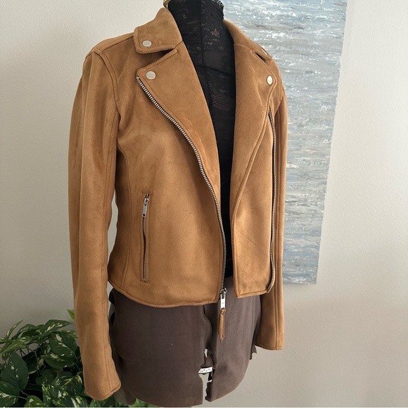 Abercrombie shortwaisted zipper buttersoft vegan suede Jacket Size M (fit Small) - Picture 2 of 10